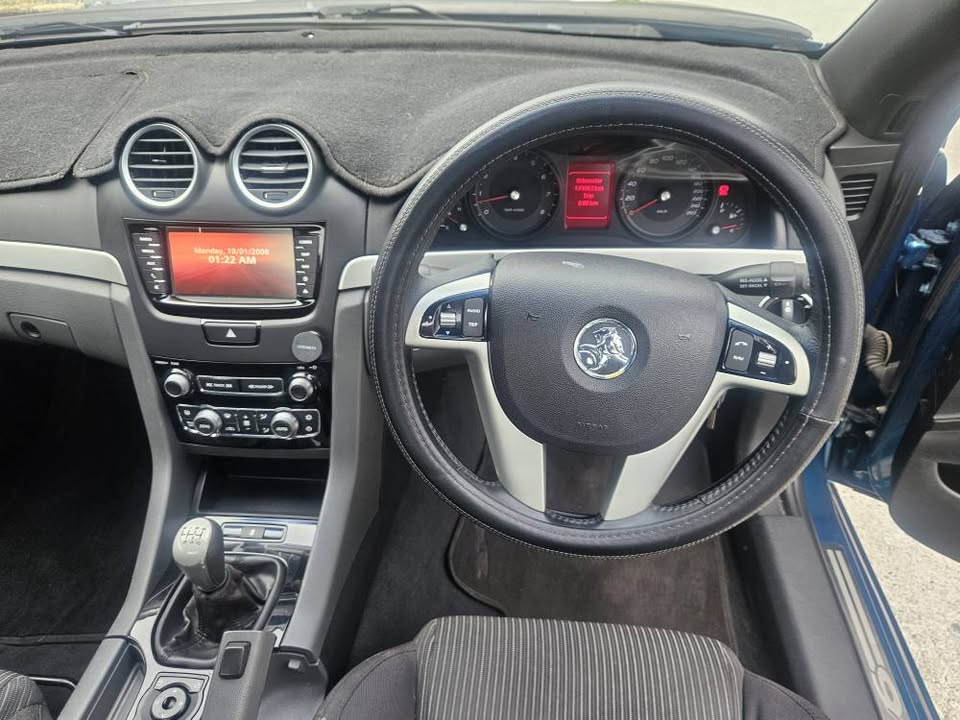 2012 Holden commodore veii sv6 manual ute 10.jpg